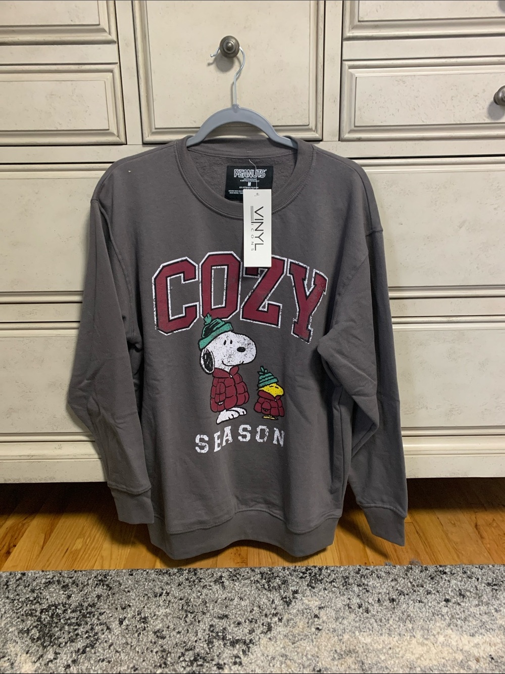 NWT Peanuts crewneck